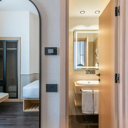 Hilton Garden Inn Rome Colosseum