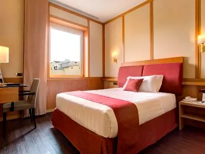 Hilton Garden Colosseum 4*