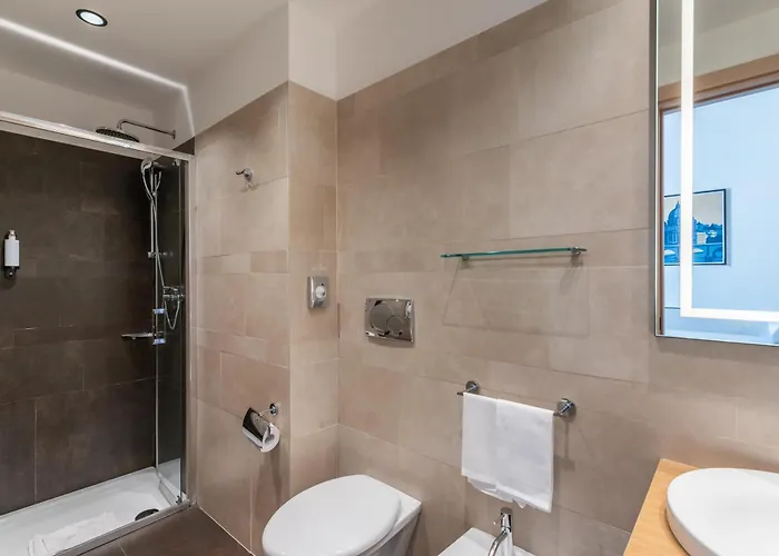 Hilton Garden Colosseum Hotel 4*