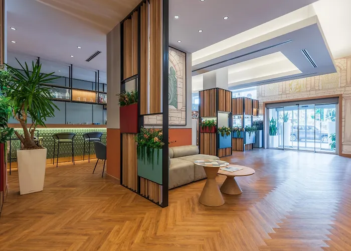 Hilton Garden Colosseum Отель